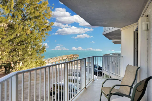 $529,990 | 201 East Ocean Drive, Unit 1211, Key Colony Beach, FL 33051