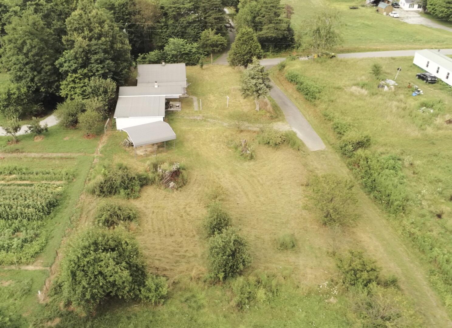 30 West Country Road Alpha, KY 42603 - Photo 19 of 29 OverBackyard