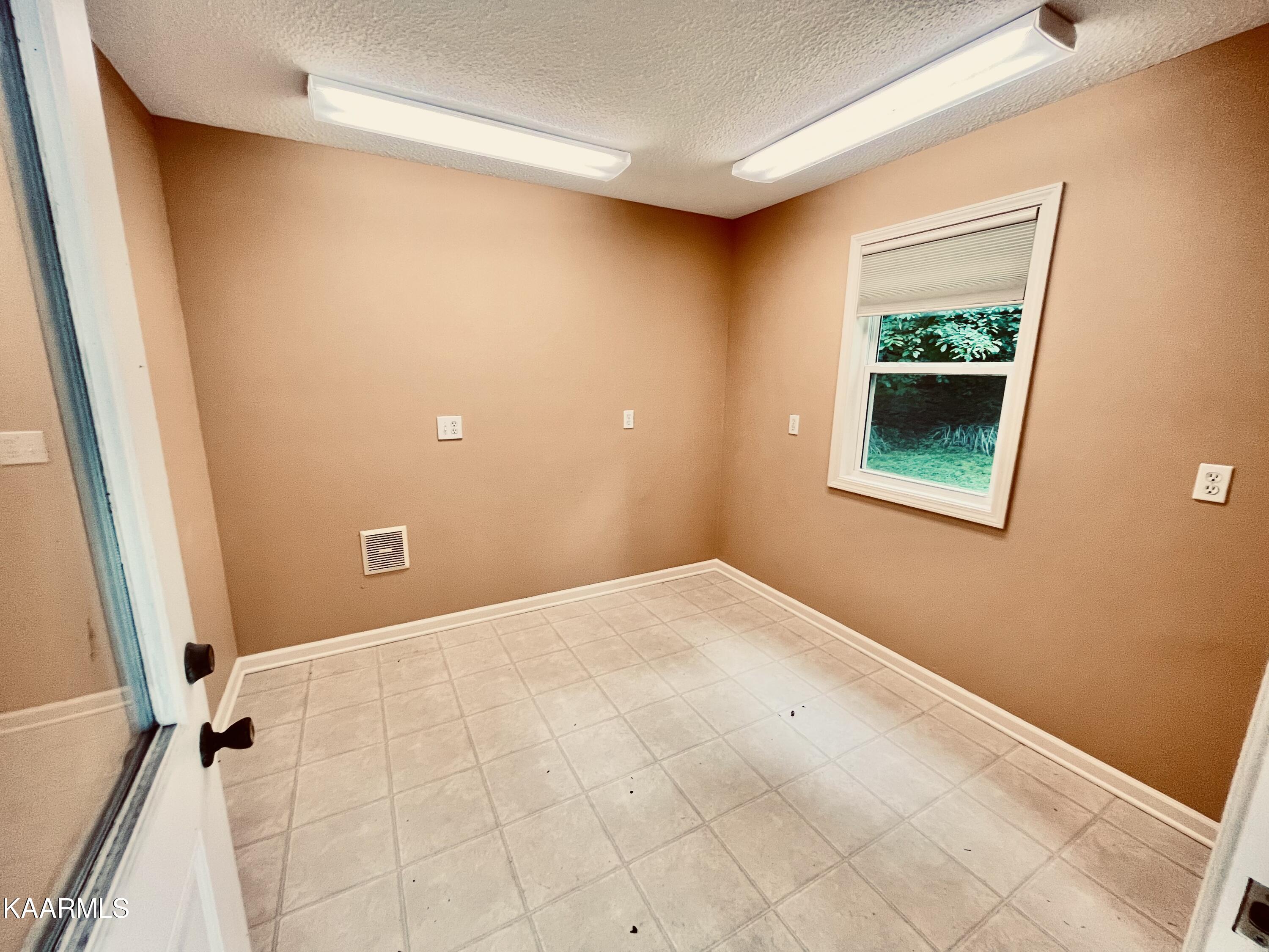 519 Yonside Drive Sparta, TN 38583 - Photo 22 of 27 6EBD6EF5-0C07-4C4D-B2C8-CECDB450A07A_1_2