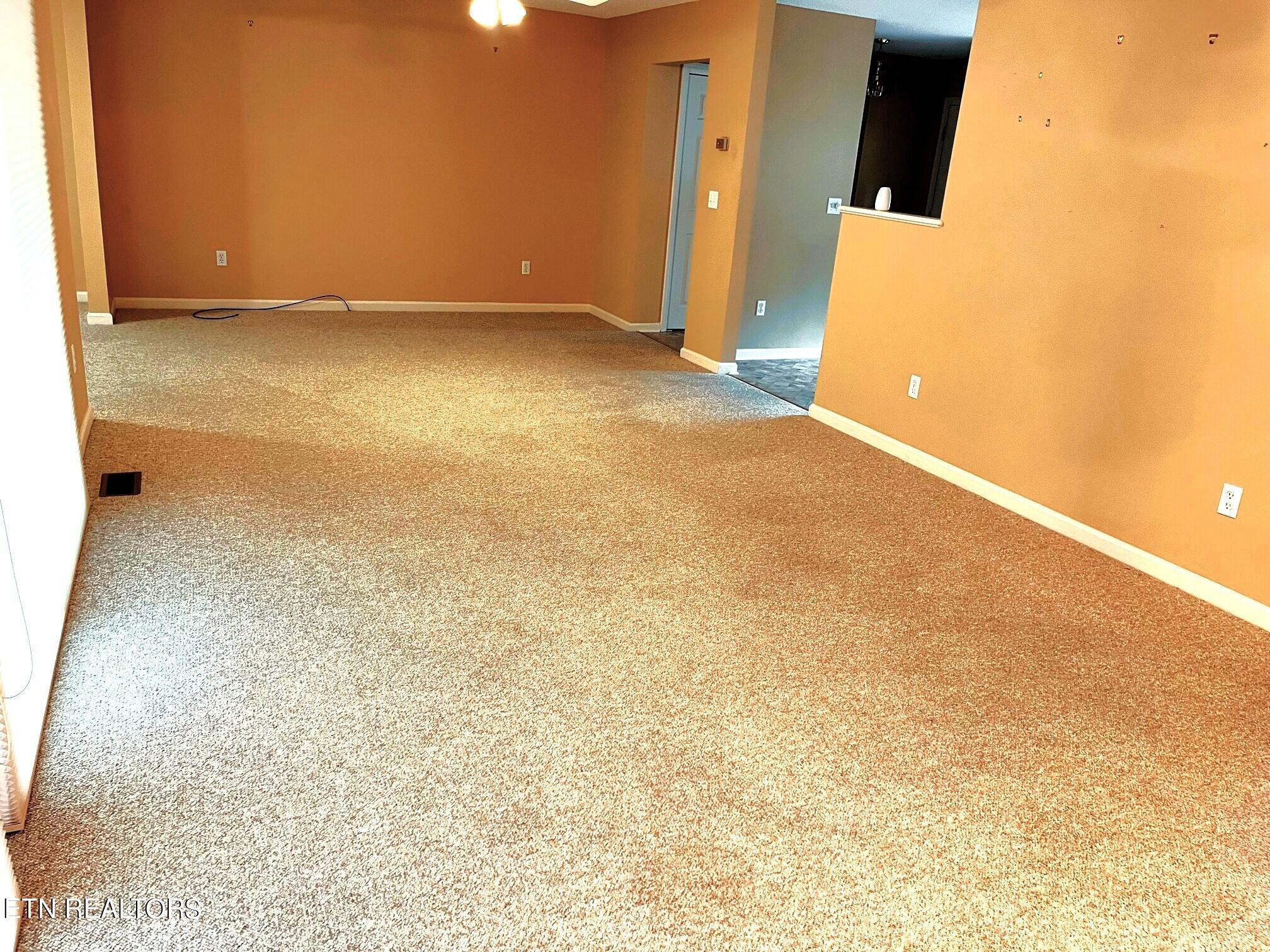 519 Yonside Drive Sparta, TN 38583 - Photo 5 of 27 Living Room 4 E