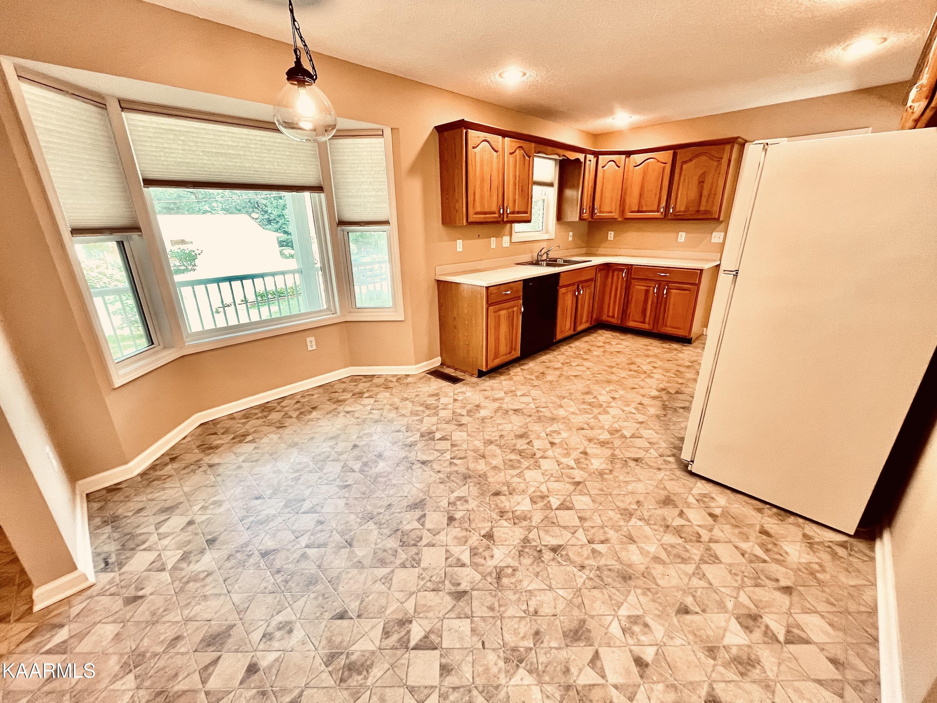 519 Yonside Drive Sparta, TN 38583 - Photo 7 of 27 7603F0E5-F7C5-45D8-8AAD-249C3BE2D7BC_1_2