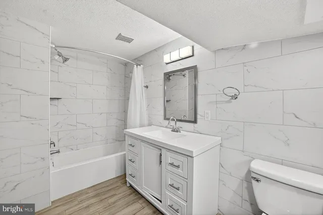 $1,800 | 18 Myrtle Avenue, Unit 1, Lawrence Township, NJ 08648