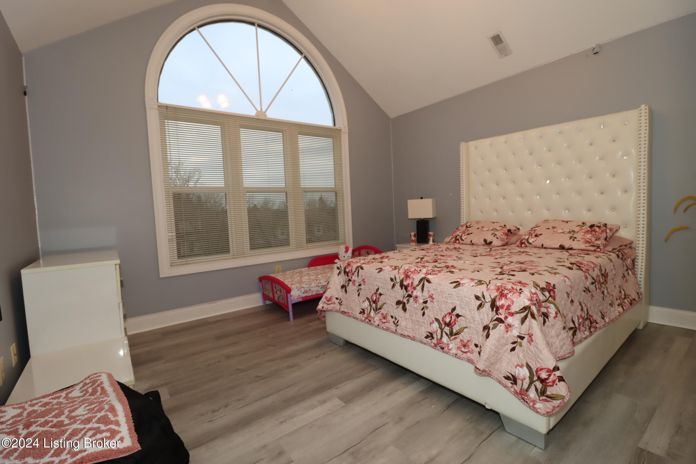 10606 Stonebreaker Road Louisville, KY 40291 - Photo 50 of 65 Bedroom 3