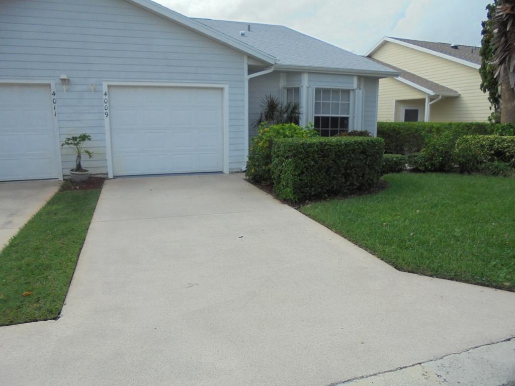 4009 Gator Trace Road Fort Pierce, FL 34982 - Photo 4 of 44 DSC09194