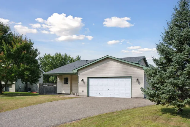 $320,000 | 25886 8th Street West, Zimmerman, MN 55398