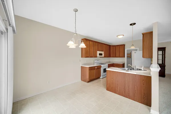 $289,900 | 1390 Mackinaw Place, Schererville, IN 46375