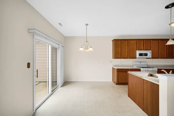 $289,900 | 1390 Mackinaw Place, Schererville, IN 46375