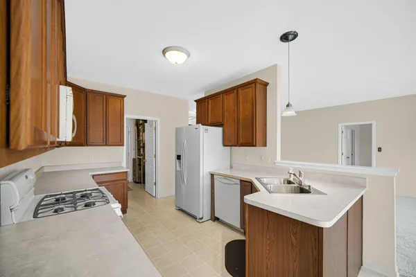 $289,900 | 1390 Mackinaw Place, Schererville, IN 46375