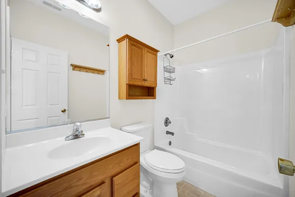 $289,900 | 1390 Mackinaw Place, Schererville, IN 46375