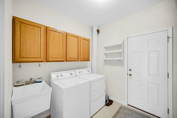 $289,900 | 1390 Mackinaw Place, Schererville, IN 46375