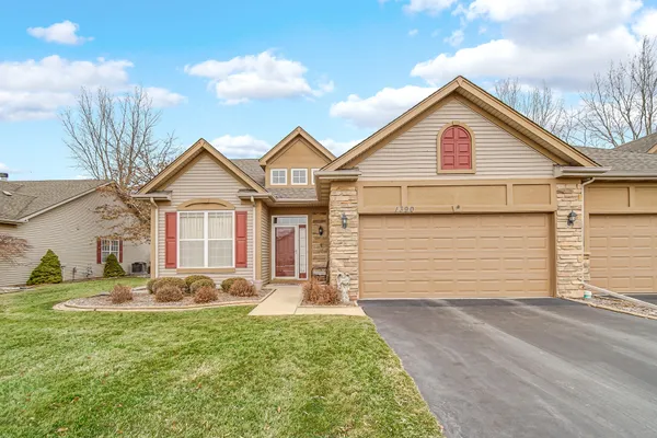 $289,900 | 1390 Mackinaw Place, Schererville, IN 46375