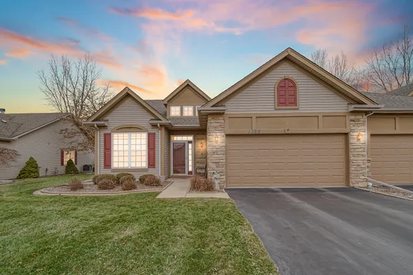 $289,900 | 1390 Mackinaw Place, Schererville, IN 46375