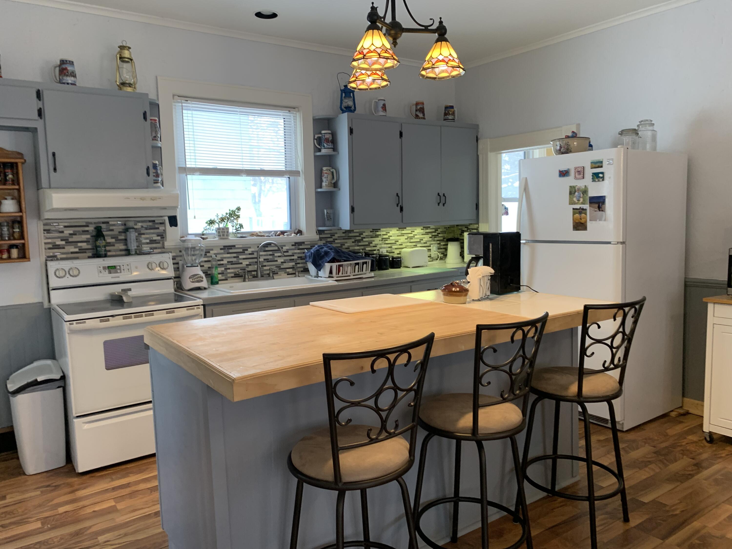 13 Duffy Street Manistee, MI 49660 - Photo 12 of 29 IMG_5356