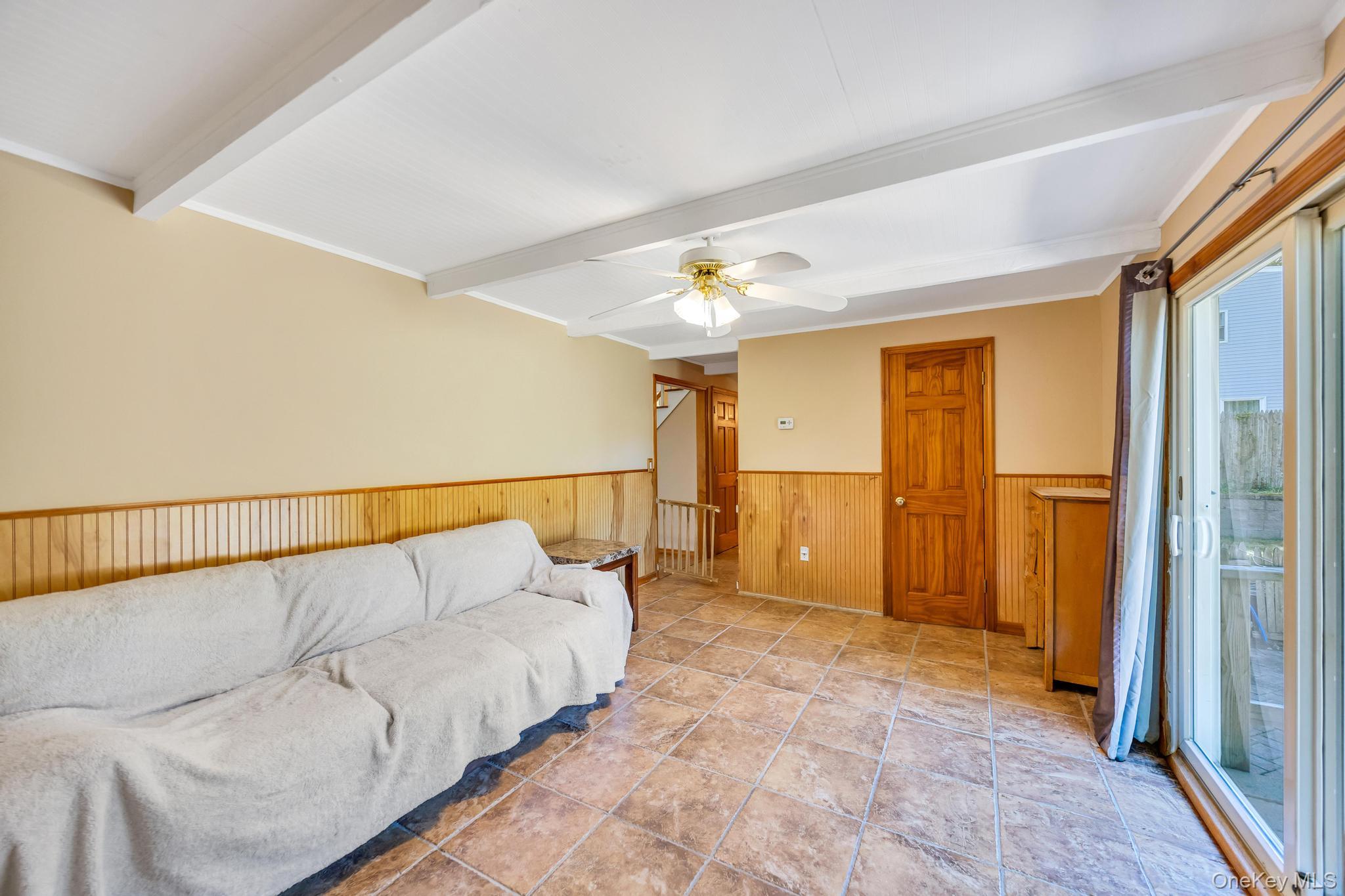 358 Holbrook Road Ronkonkoma, NY 11779 - Photo 25 of 42