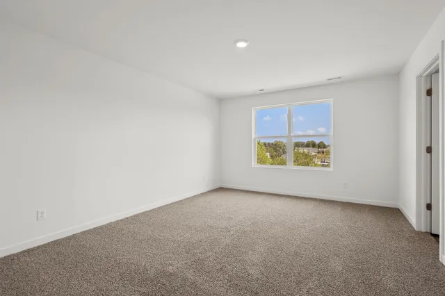 $374,990 | 152 Cressmoor Boulevard, Hobart, IN 46342