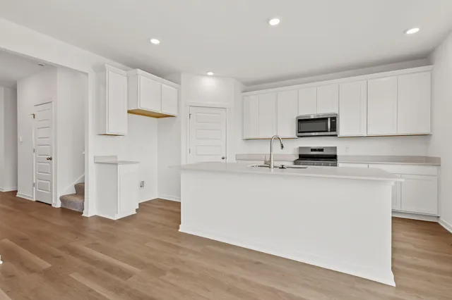 $374,990 | 152 Cressmoor Boulevard, Hobart, IN 46342