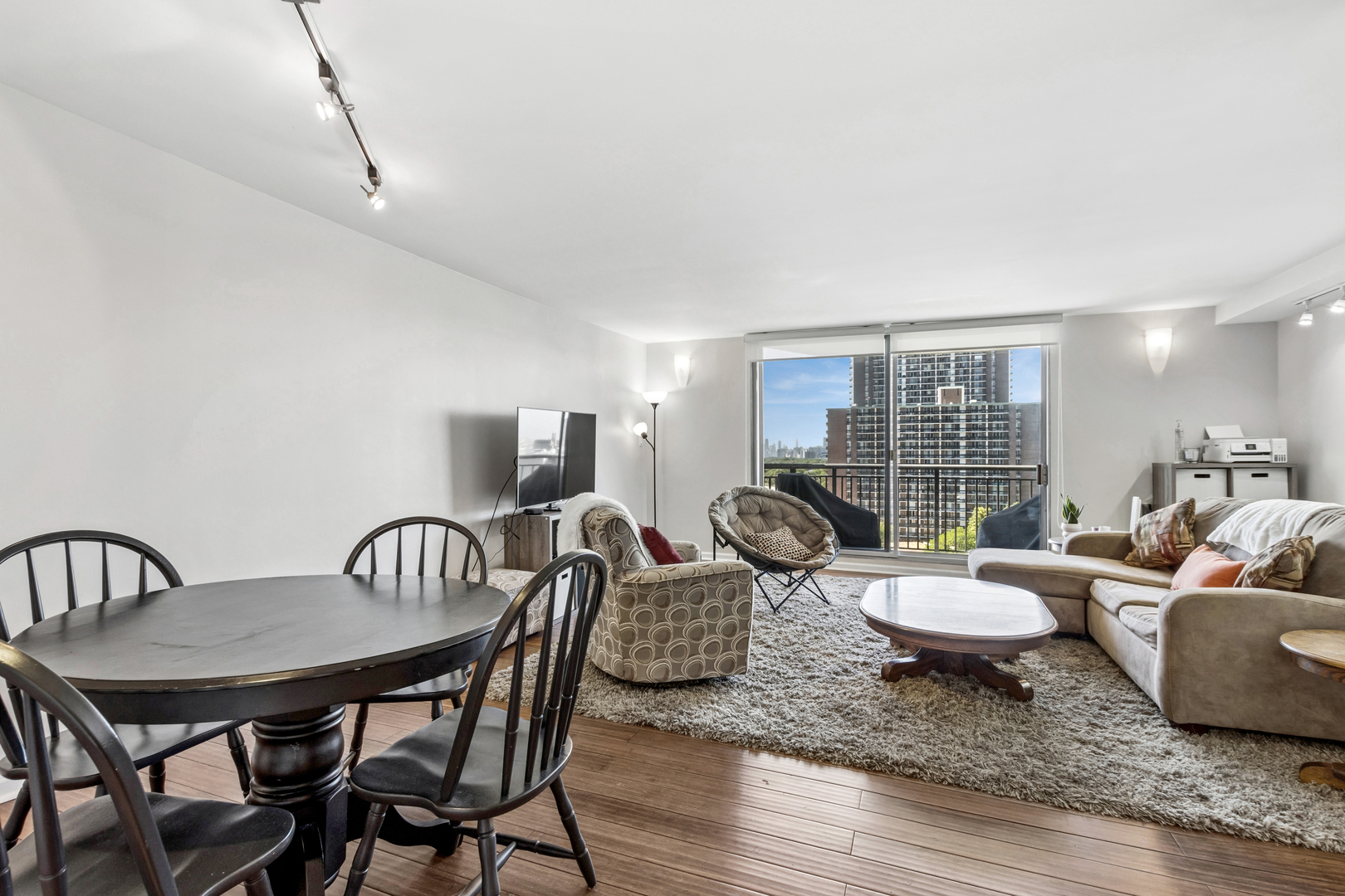 6007 North Sheridan Road, Unit 9E Chicago, IL 60660 - Photo 5 of 20