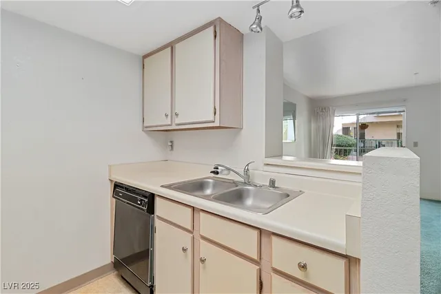 $114,900 | 3550 Bay Sands Drive, Unit 1050, Laughlin, NV 89029