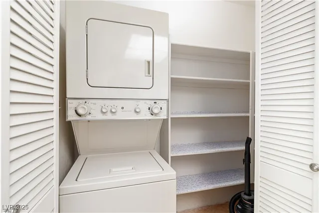 $114,900 | 3550 Bay Sands Drive, Unit 1050, Laughlin, NV 89029