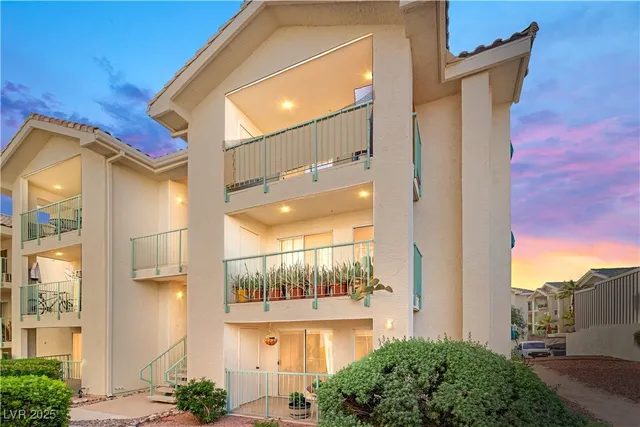 $114,900 | 3550 Bay Sands Drive, Unit 1050, Laughlin, NV 89029