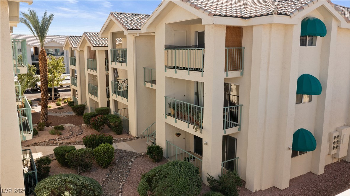 3550 Bay Sands Drive, Unit 1050 Laughlin, NV 89029 - Photo 34 of 71 View of the ground floor home's building and the gated South Bay community