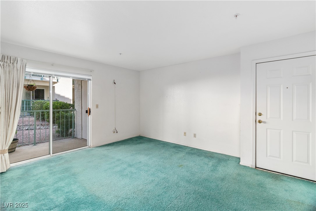 3550 Bay Sands Drive, Unit 1050 Laughlin, NV 89029 - Photo 4 of 71 View of carpeted living room