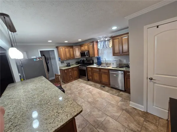 $310,000 | 38 Lakeview Drive, Lindale, GA 30147