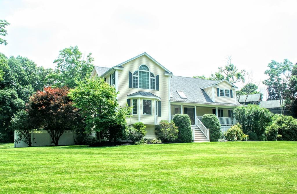 1 Astrig Way Billerica, MA 01821 - Photo 3 of 42 Gallery Image 3
