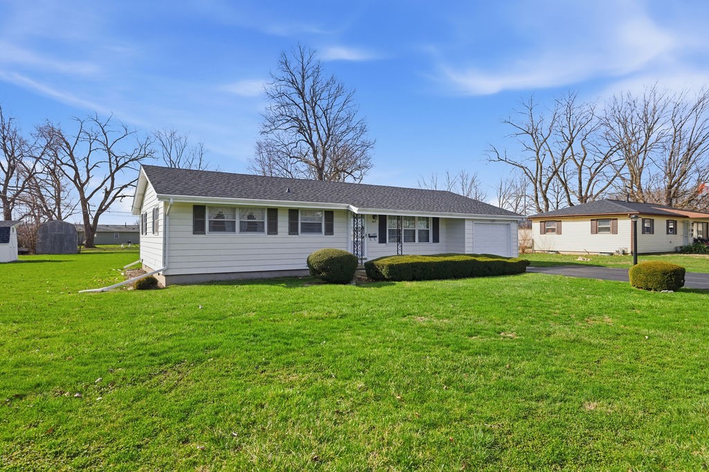 223 Crescent Drive Decatur, IL 62526 - Photo 2 of 23 Gallery Image 2