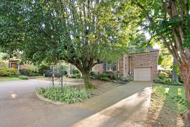 $899,000 | 505 Brighton Place, Nashville, TN 37205