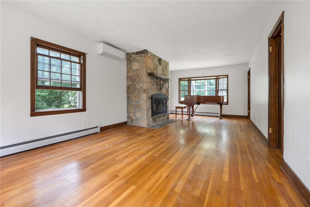 15 Williams Road Smithfield, RI 02917 - Photo 8 of 21
