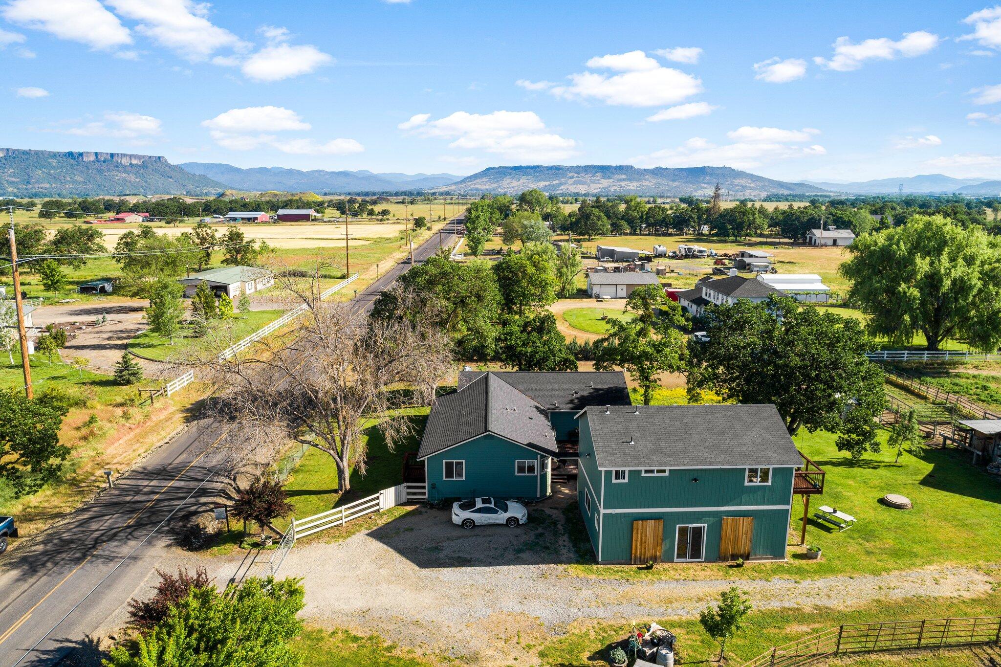 6598 Truax Road Central Point, OR 97502 - Photo 5 of 31 10-web-or-mls-DJI_0051