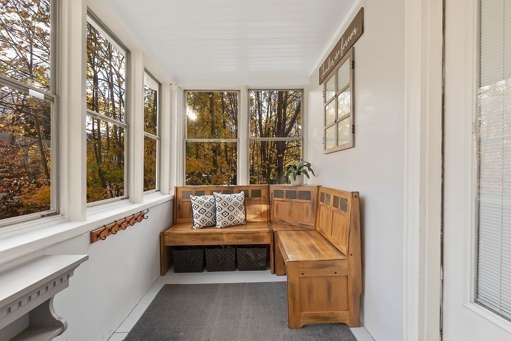 40 Springdale Avenue Saugus, MA 01906 - Photo 4 of 23