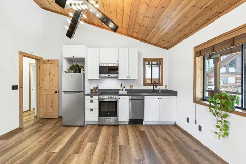 $1,100,000 | 14570 Tyrol Road, Truckee, CA 96161