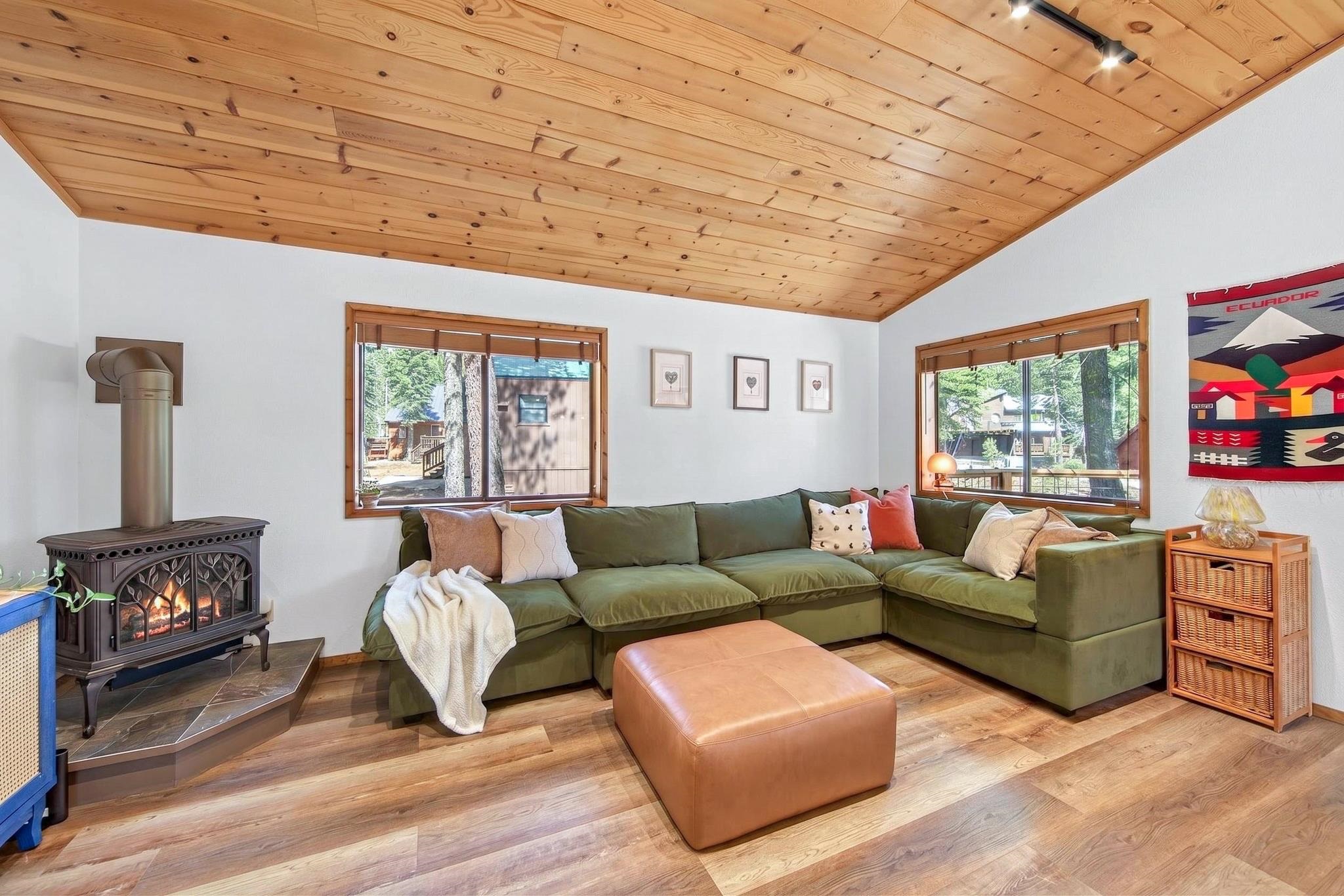 14570 Tyrol Road Truckee, CA 96161 - Photo 5 of 28