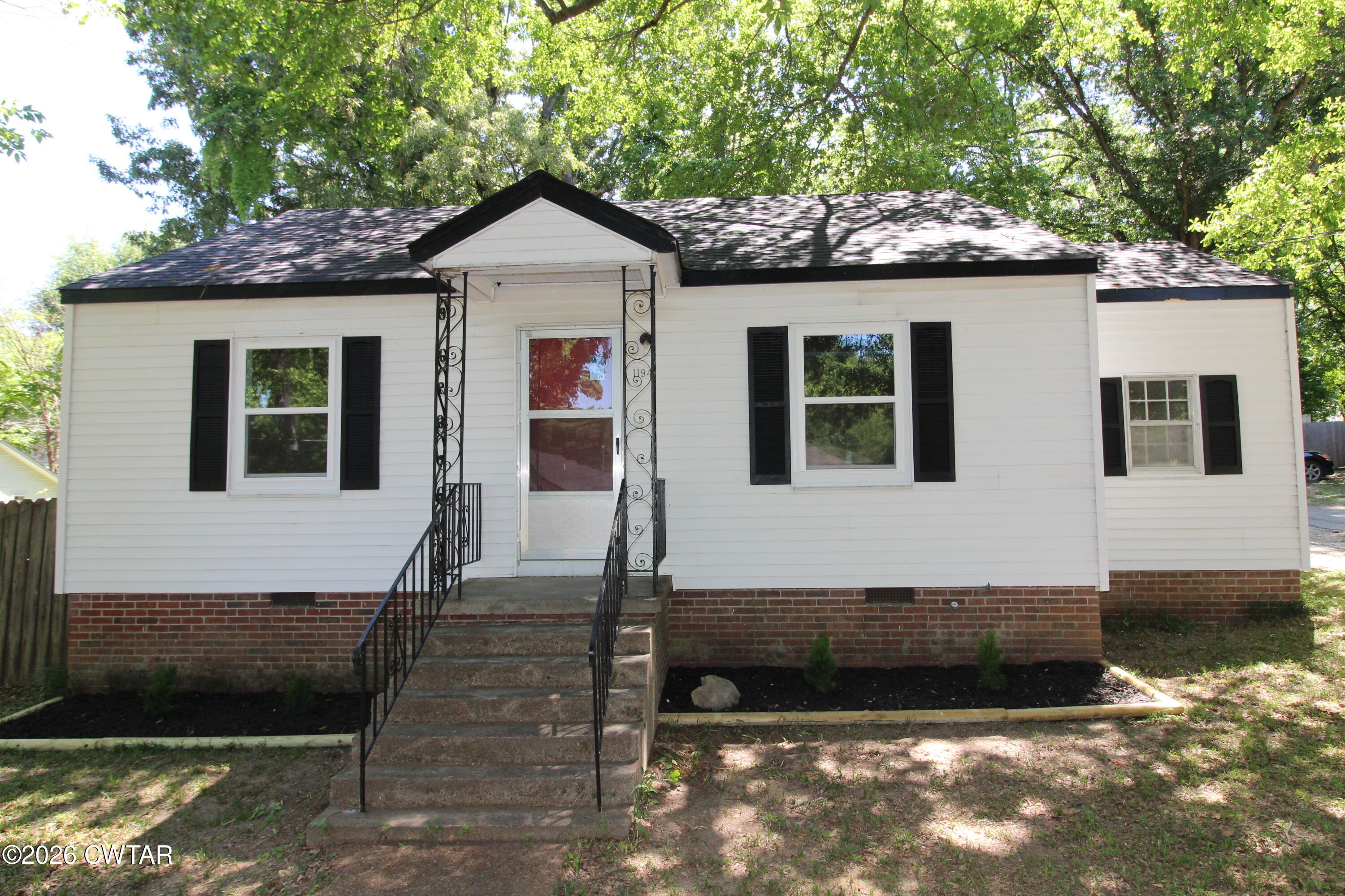 1194 Prospect Avenue Jackson, TN 38301 - Photo 1 of 15 IMG_9349