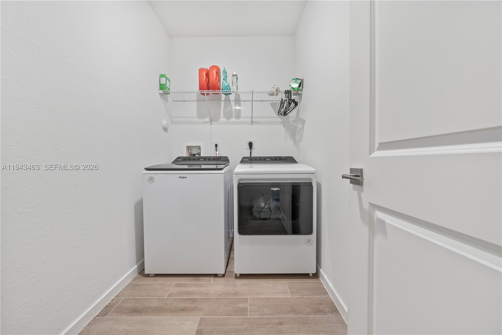 818 Southeast 17 Street, Unit 818 Homestead, FL 33034 - Photo 21 of 36 a utility room with washer and dryer