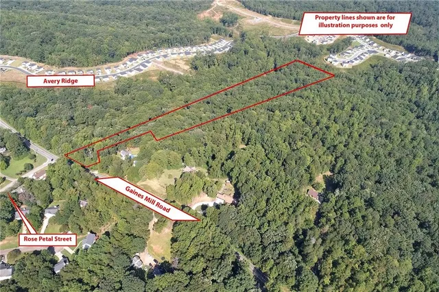 a view of a sign that is on the wall