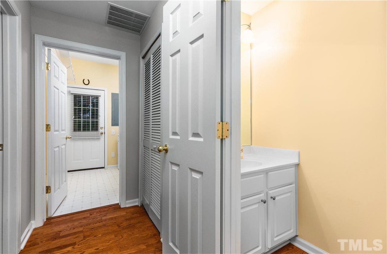 7240 Corvette Court Raleigh, NC 27613 - Photo 7 of 24