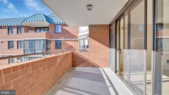 $2,385 | 1001 North Randolph Street, Unit 912, Arlington, VA 22201