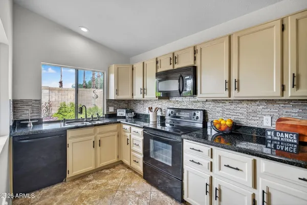 $419,900 | 4330 West Kimberly Way, Glendale, AZ 85308