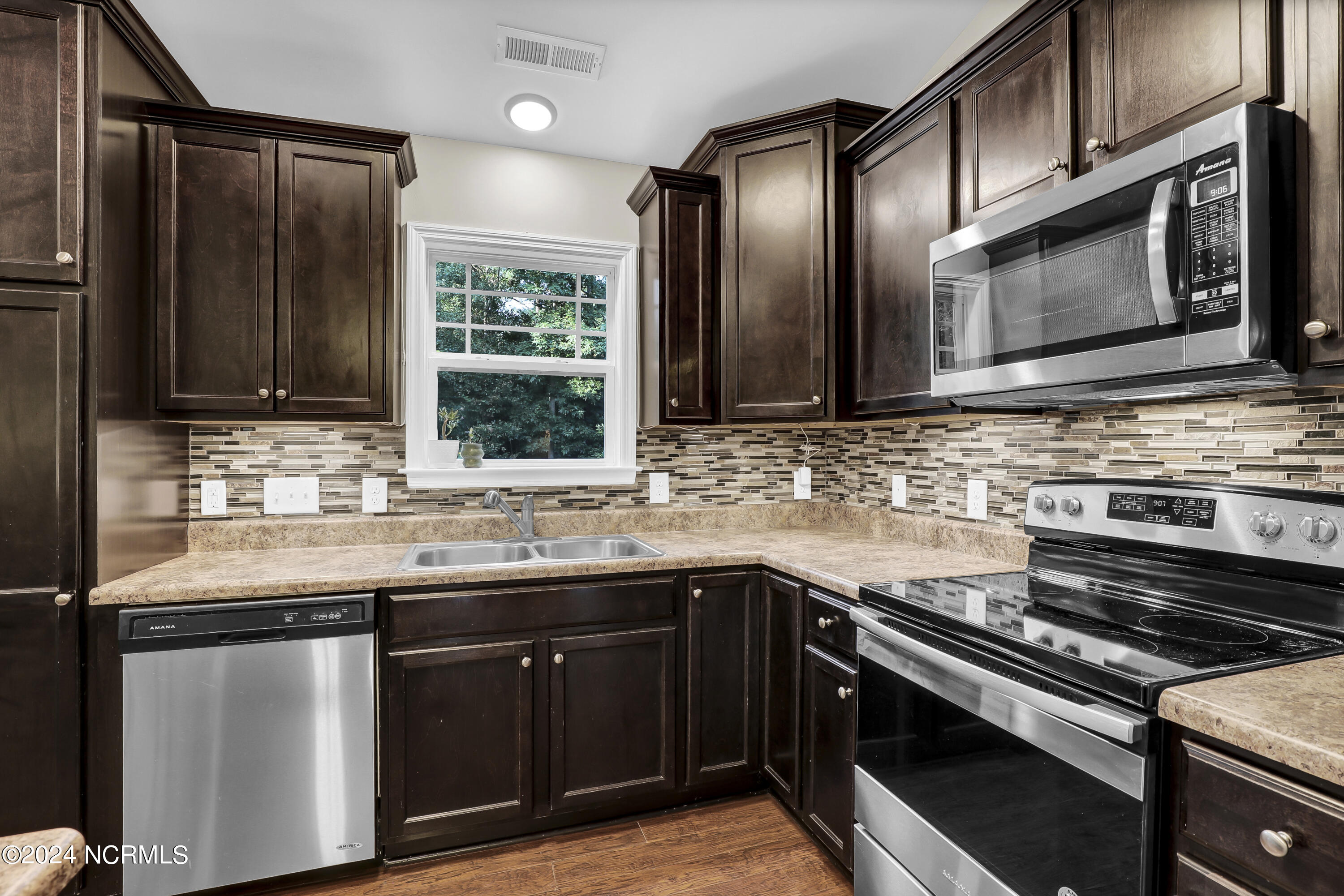 1296 Watts Landing Road Hampstead, NC 28443 - Photo 10 of 38 10