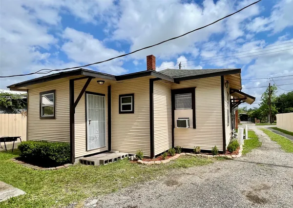 $1,200 | 6912 Avenue C, Unit 2, Houston, TX 77011