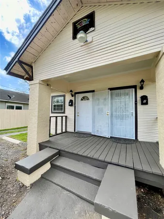 $1,200 | 6912 Avenue C, Unit 2, Houston, TX 77011
