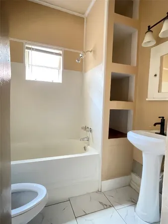 $1,200 | 6912 Avenue C, Unit 2, Houston, TX 77011