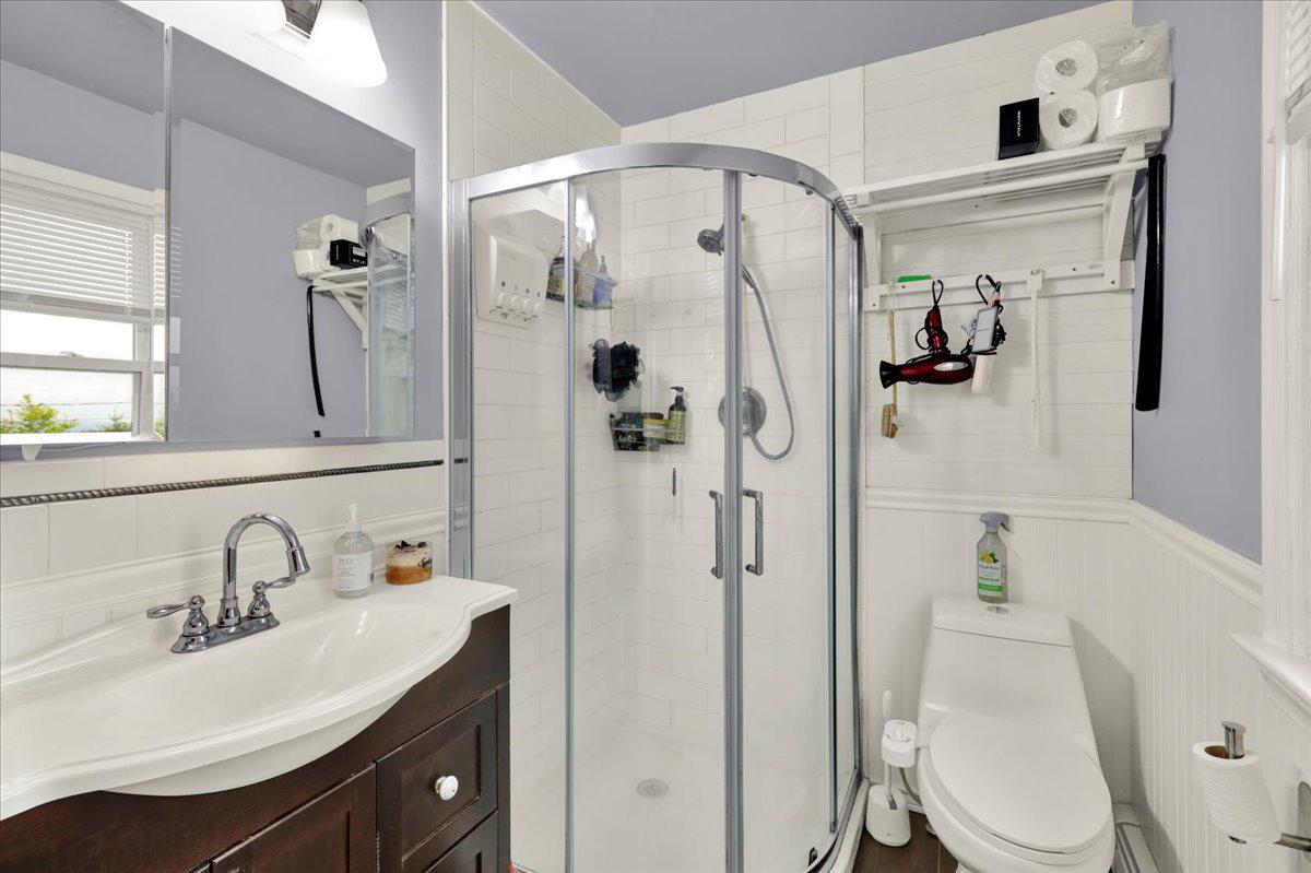 40 Hunters Run Road Honey Brook, PA 19344 - Photo 27 of 47 Ensuite bathroom
