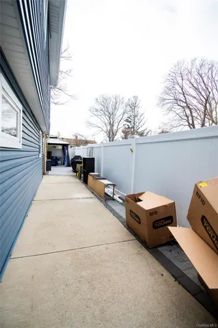 a view of a car in front of house