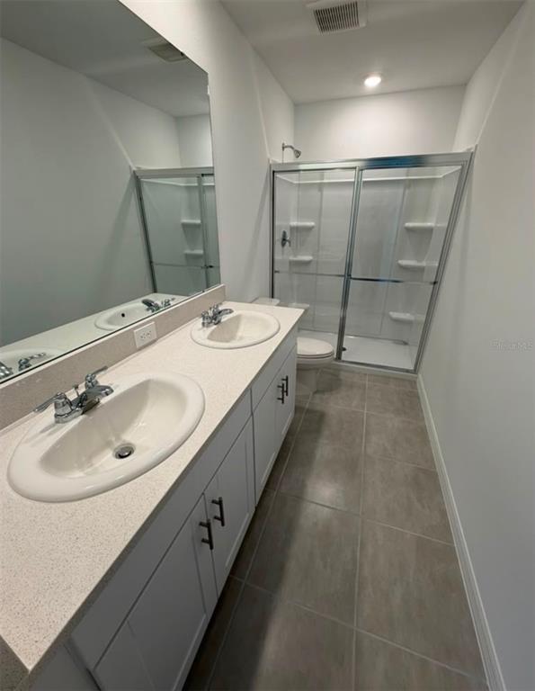 2864 Skyline Loop Kissimmee, FL 34758 - Photo 2 of 12