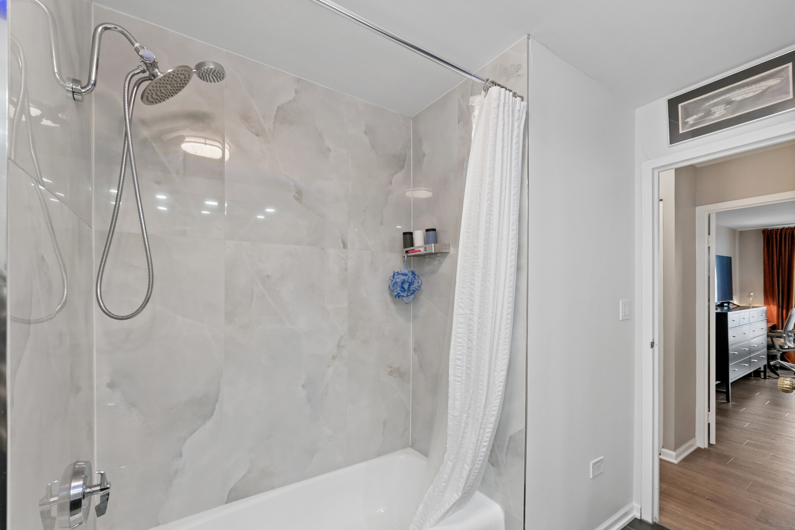 6033 North Sheridan Road, Unit 39L Chicago, IL 60660 - Photo 18 of 26