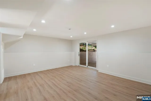 $950,000 | 326 Runnymede Road, Essex Fells, NJ 07021